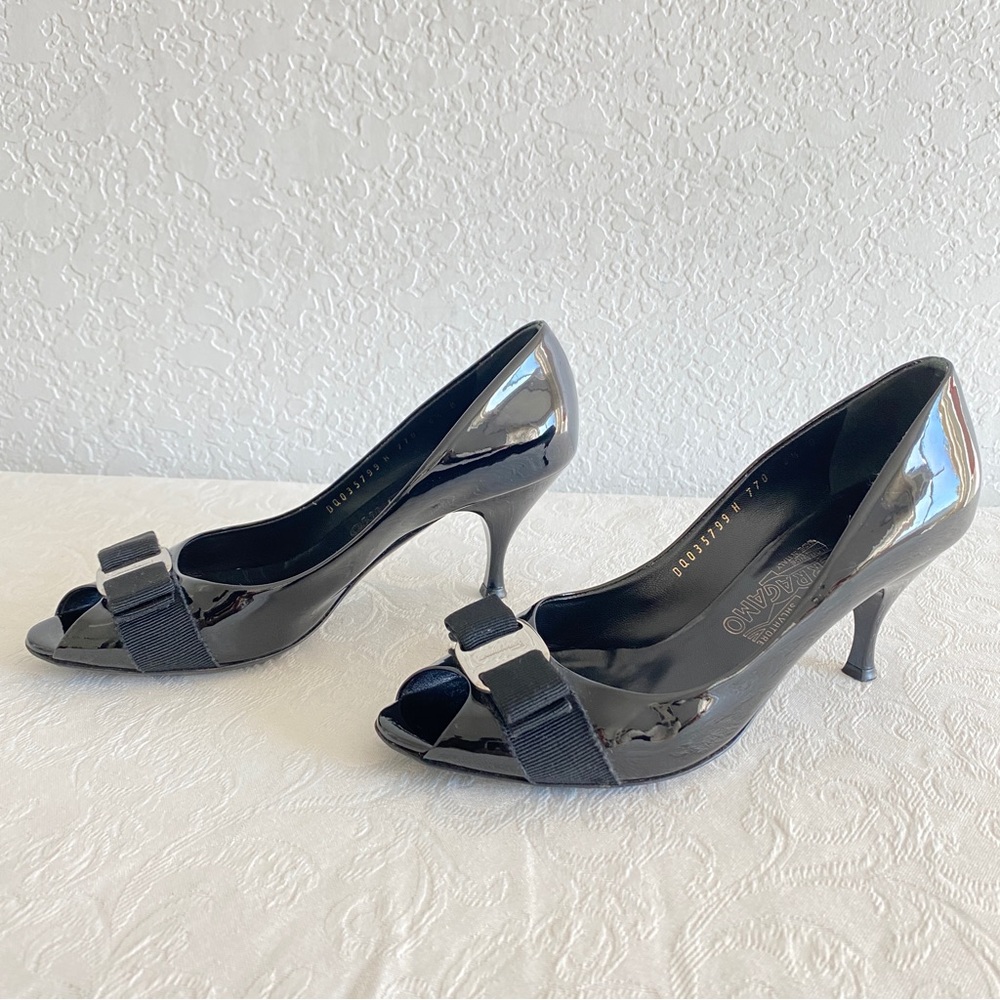 Salvatore Ferragamore Vera bow peep toe pumps - Picture 3 of 9